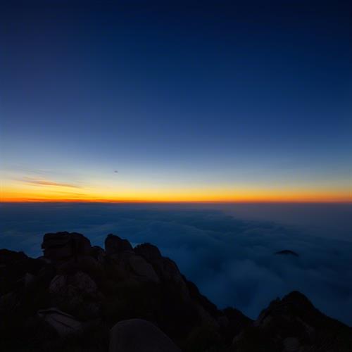 夜攀泰山，这可是一段既轻松愉快又惊险的奇妙旅程哦！