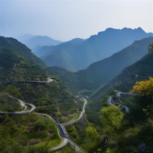 北京房山自驾游指南：惊艳美景山路尽收眼底，沿途三条免费登山步道等你来探索