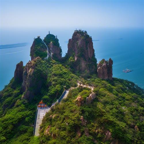 辽宁省内这四个4A级景区不要错过，其中有座山峰，因外形像笔架而声名在外，成为了旅游的网红胜地。